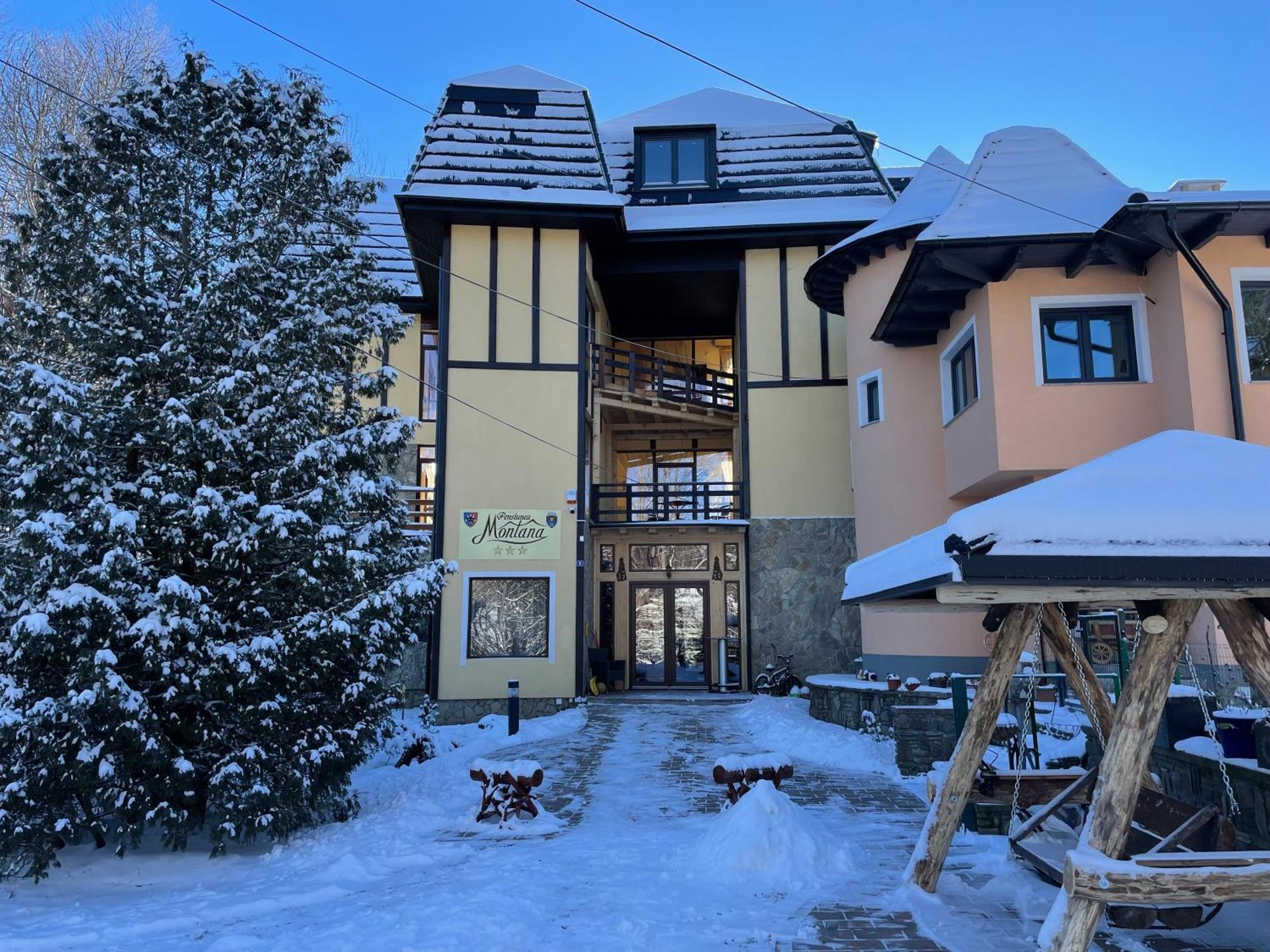 Montana Hotel Sucevita Kültér fotó